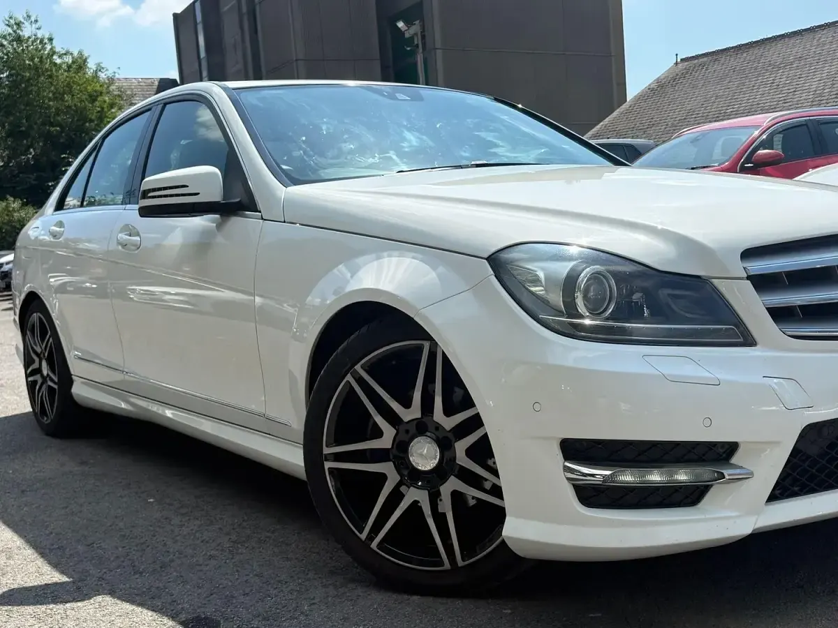 Used Mercedes C220 AMG 167 HP (122 kW) 2013 White Sedan