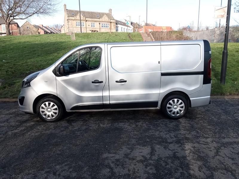 Used Vauxhall Vivaro Sportive 125 HP (91 kW) 2019 Silver MPV