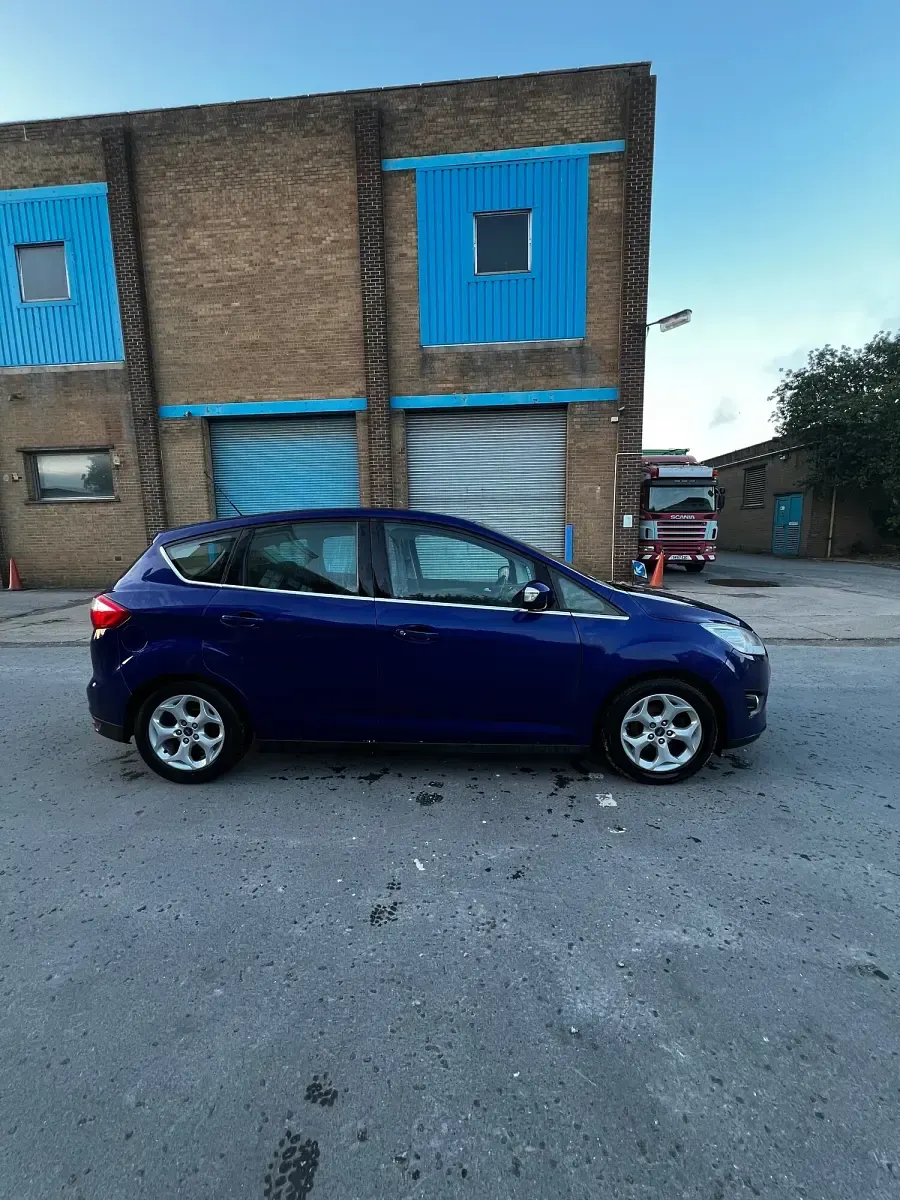 Used Ford C-MAX Zetec 2014 Blue MPV