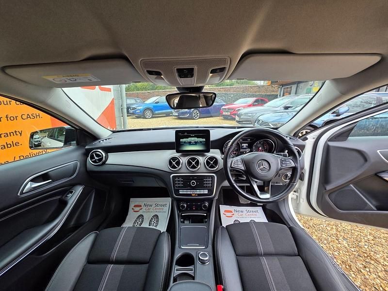 Used Mercedes GLA180 Urban 2019 White SUV