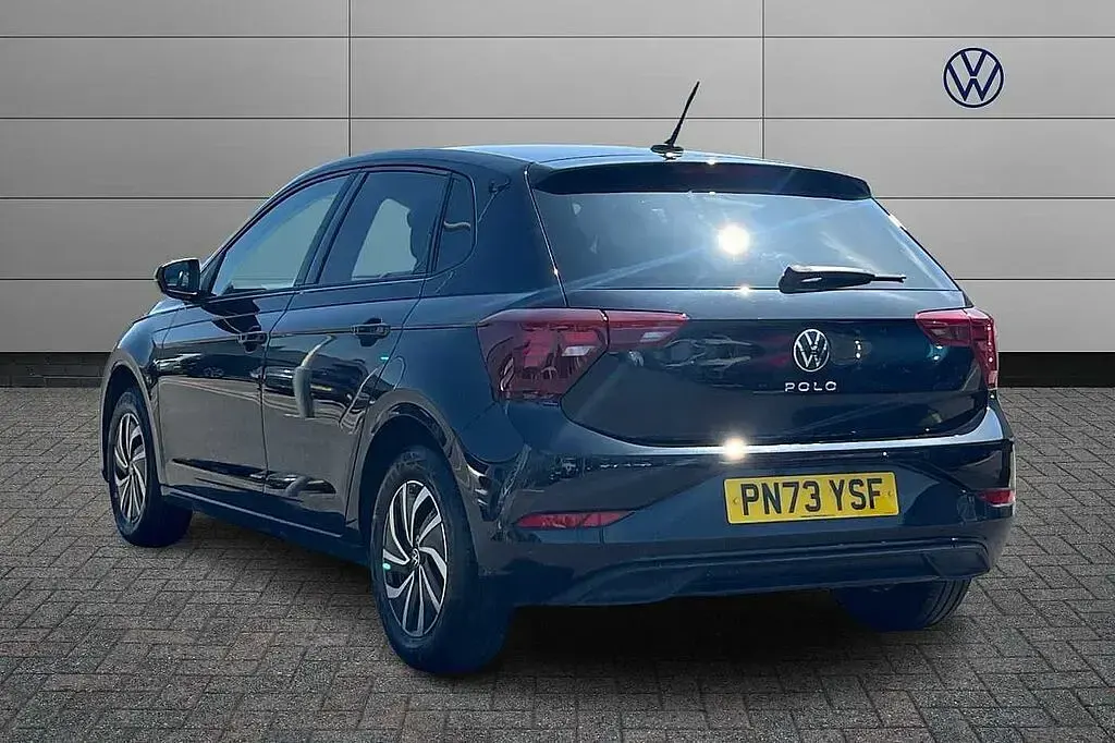 Used VW Polo Life 95 HP (69 kW) 2023 Black Hatchback