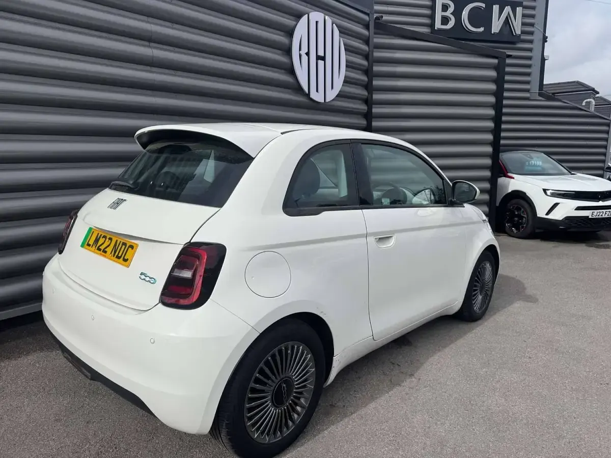 Used Fiat 500e Icon 86 kW (118 HP) 2022 White Hatchback