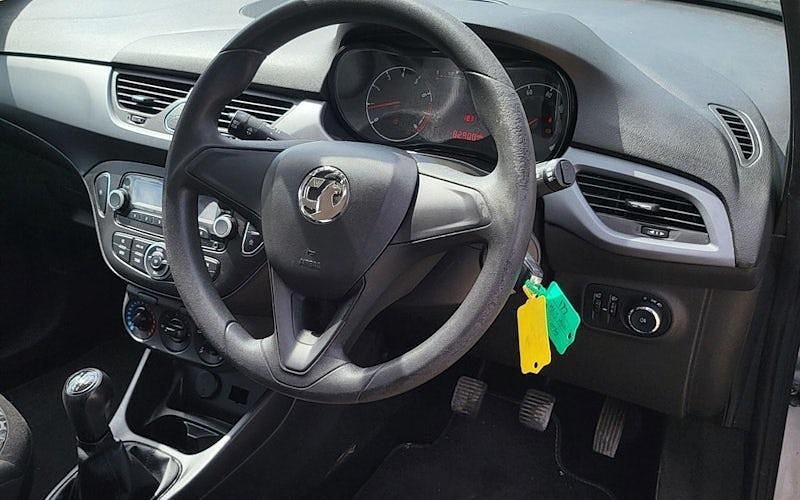 Used Vauxhall Corsa 70 HP (51 kW) 2015 Silver Hatchback