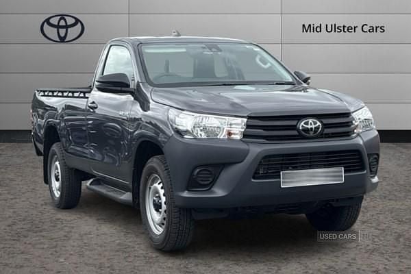 Grey New 2025 Toyota HiLux Active Pickup | £32,995 (A bit pricey) - Image 1/4