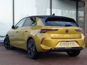 Used Vauxhall Astra 114 kW (156 HP) 2024 Yellow Hatchback