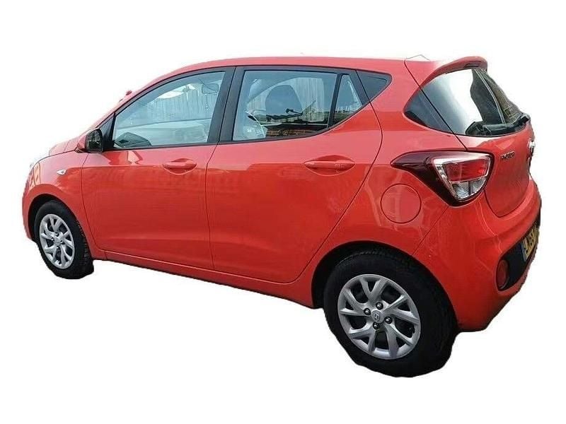 Used Hyundai i10 SE 87 HP (63 kW) 2018 Red Hatchback