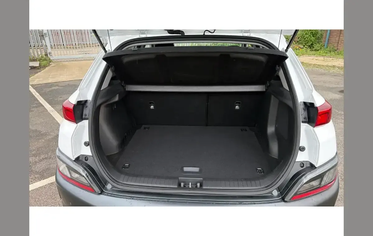 Used Hyundai Kona Premium 141 HP (103 kW) 2023 White SUV
