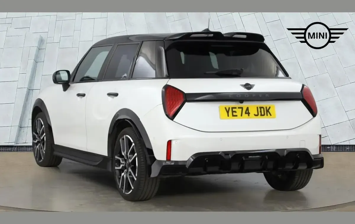 Used Mini Cooper Hatch 154 HP (113 kW) 2024 White Hatchback