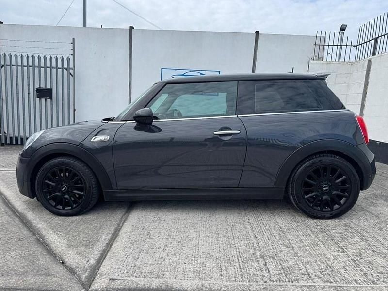 Usado Mini Cooper 2024 Plateado Utilitario