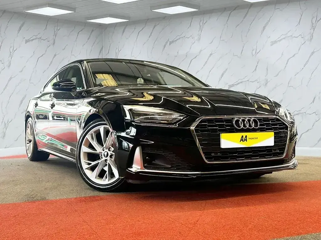 Second-hand Audi A5 Sportback Sport 150 CP (110 kW) 2023 Negru Hatchback