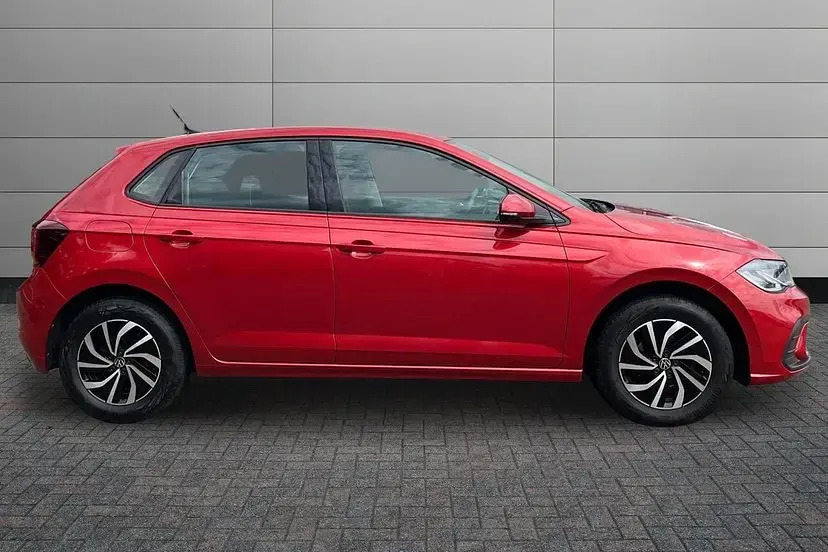 Used VW Polo Life 95 HP (69 kW) 2024 Kings red Hatchback