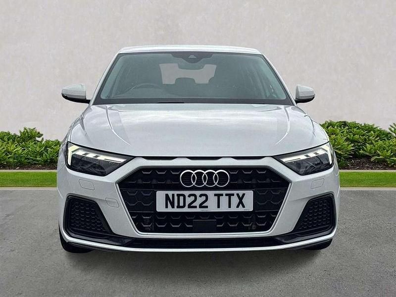 Used Audi A1 Sport 95 HP (69 kW) 2022 White SUV