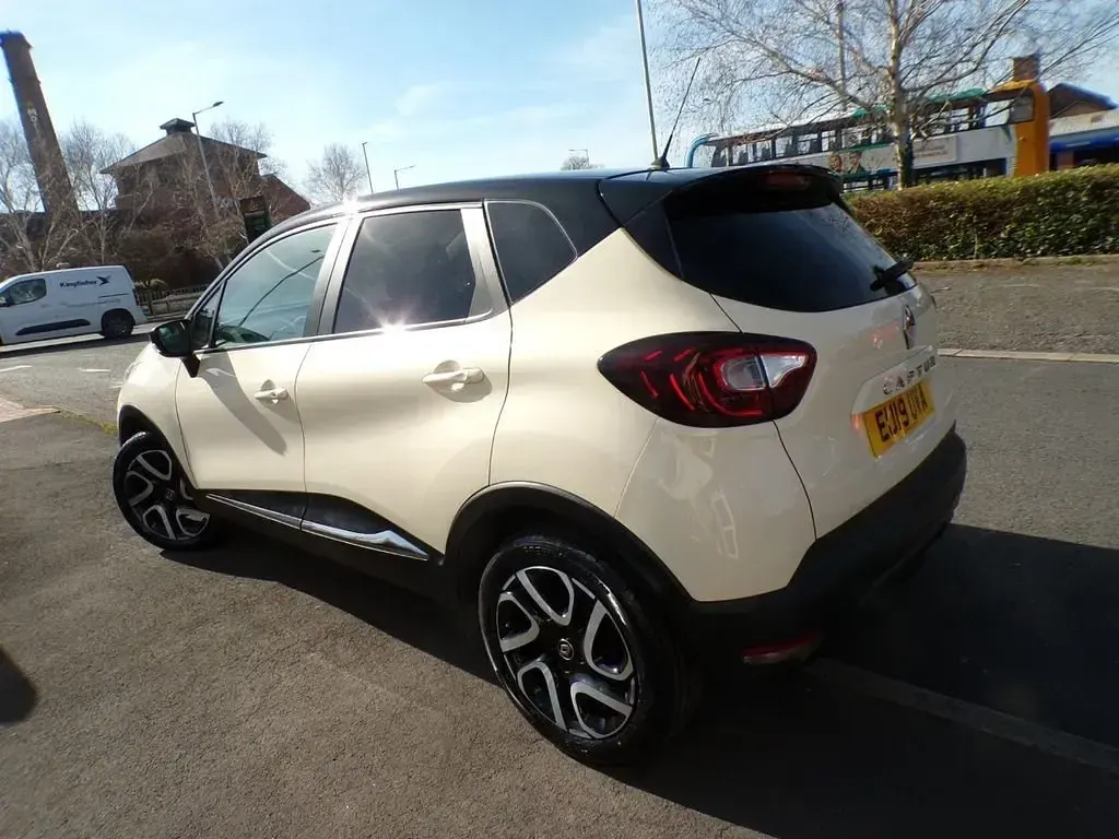 Usado Renault Captur Iconic 90 HP (66 kW) 2019 Branco SUV