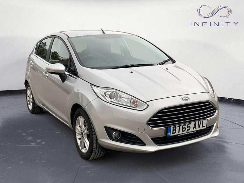 Silver Used 2015 Ford Fiesta Zetec Hatchback | £5,449 (Fair price) - Image 1/4