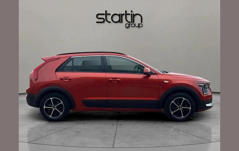 Used Kia Niro 139 HP (102 kW) 2023 Orange SUV