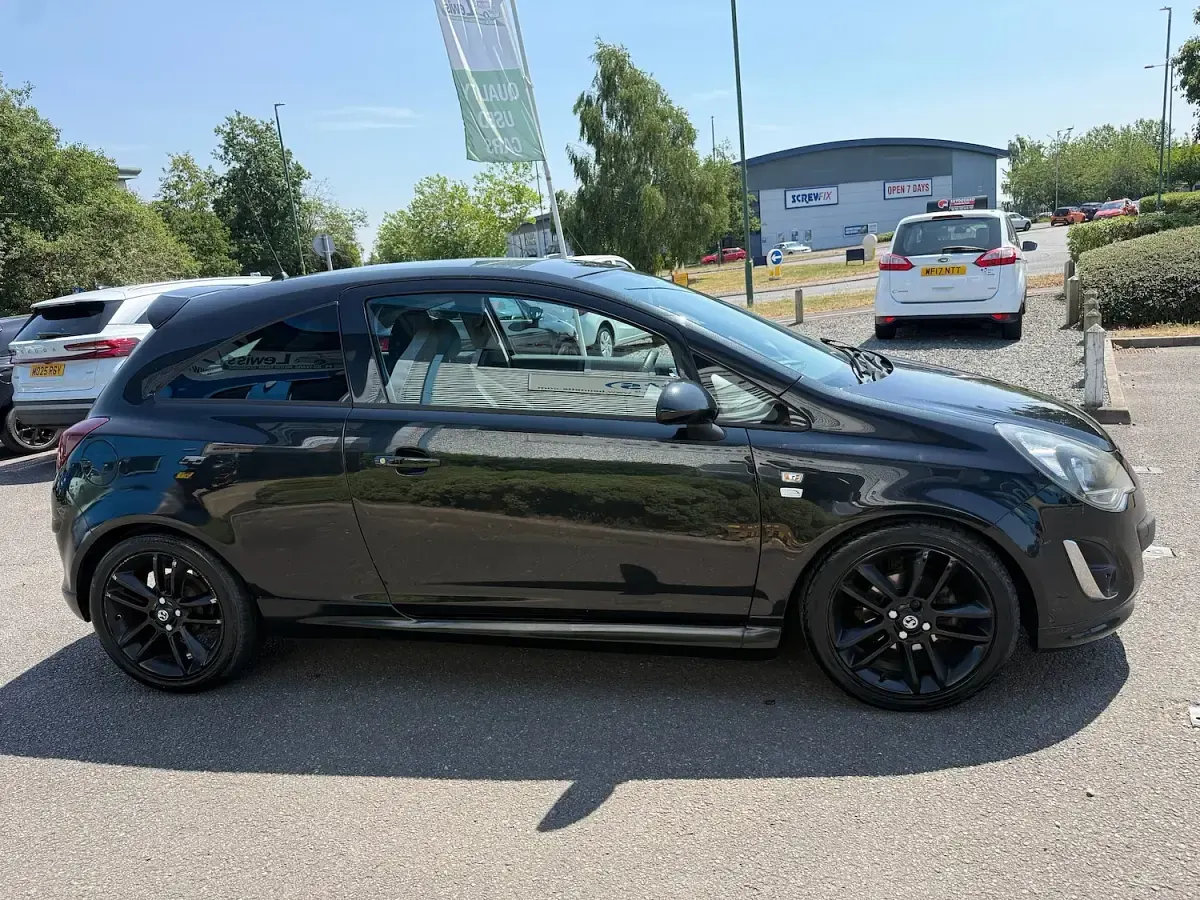 Used Vauxhall Corsa Edition 85 HP (62 kW) 2014 Black Hatchback