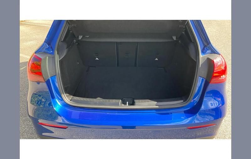 Usado Mercedes A200 Executive 161 HP (118 kW) 2024 Azul Citadino