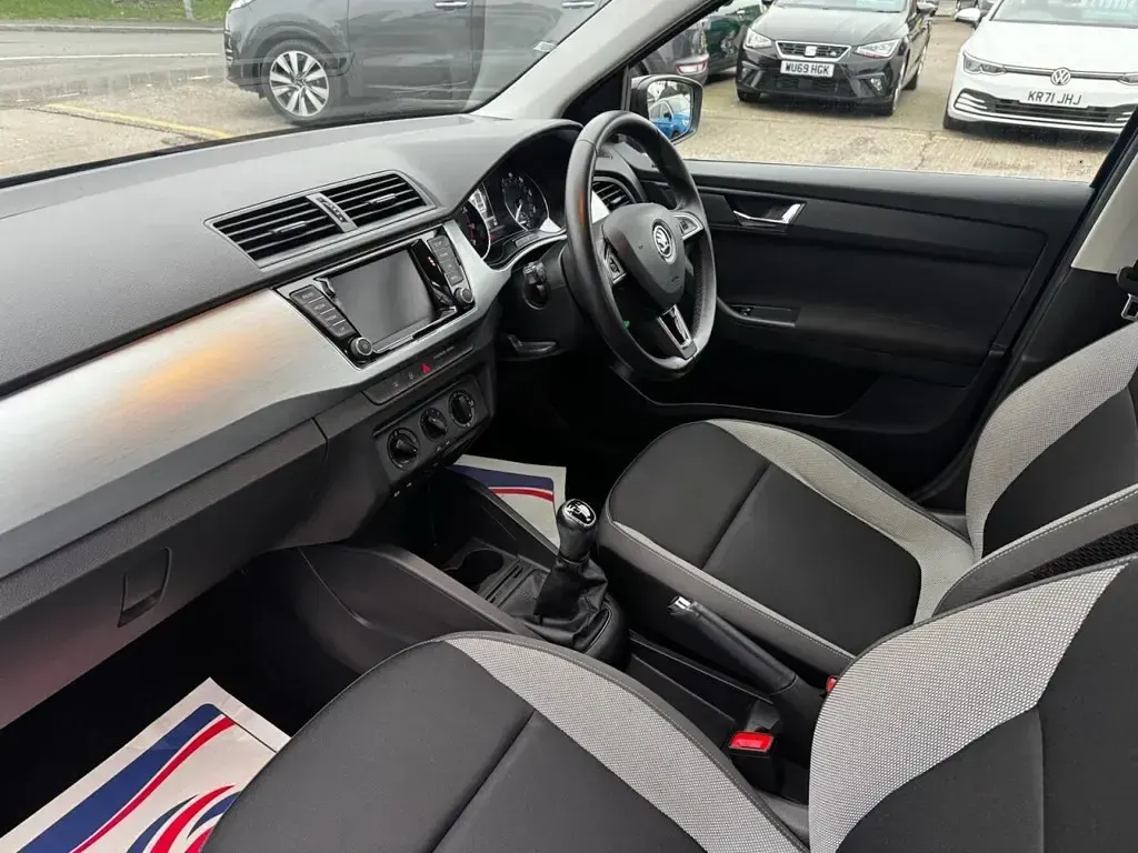 Used Skoda Fabia Colour Edition 95 HP (69 kW) 2018 Blue Hatchback