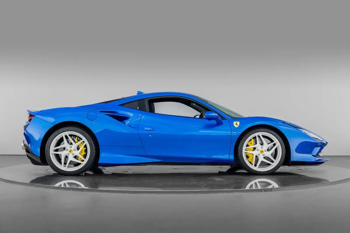 Used Ferrari F8 720 HP (529 kW) 2021 Blue Coupe