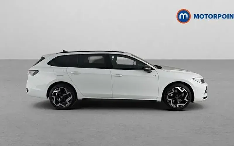 Used VW Passat R-line 204 HP (150 kW) 2025 White Estate