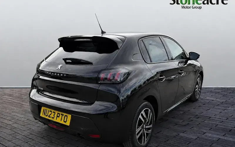 Used Peugeot 208 Allure+ 131 HP (96 kW) 2023 Black Hatchback