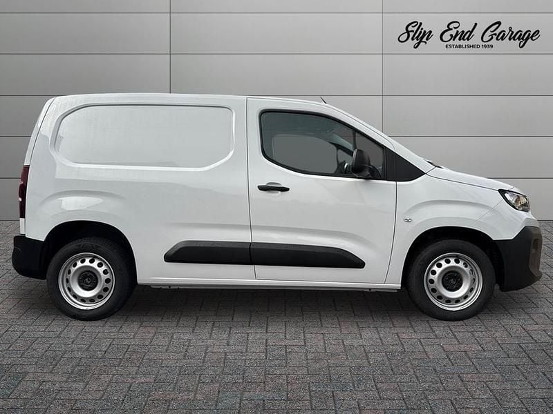 New Citroën Berlingo 100 HP (73 kW) 2025 White MPV