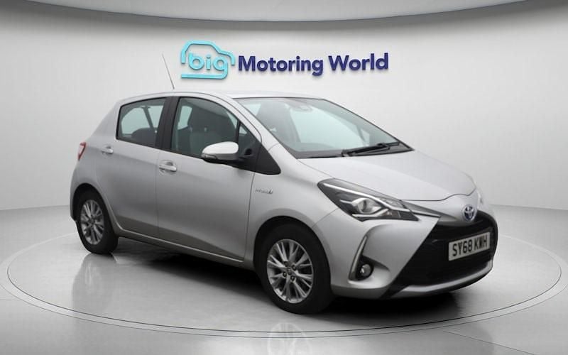 Used 2020 Toyota Yaris Hybrid Hatchback | £11,500 (Super price) - Image 1/4