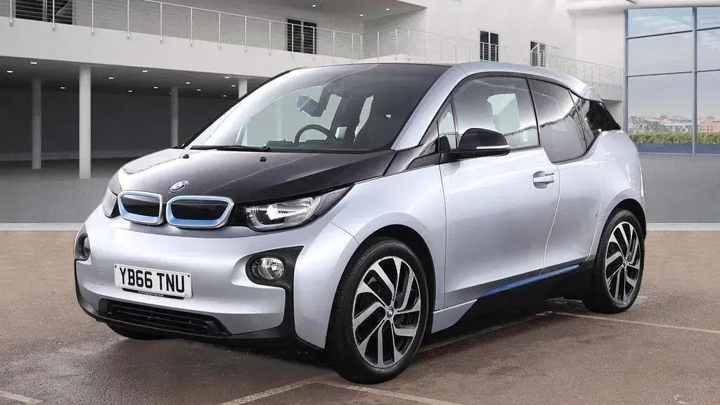 Used BMW i3 Lifestyle 170 HP (125 kW) 2017 Silver Hatchback