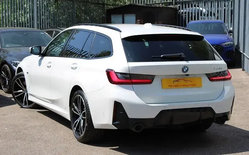 Used BMW 330e M Sport 292 HP (214 kW) 2023 White Estate