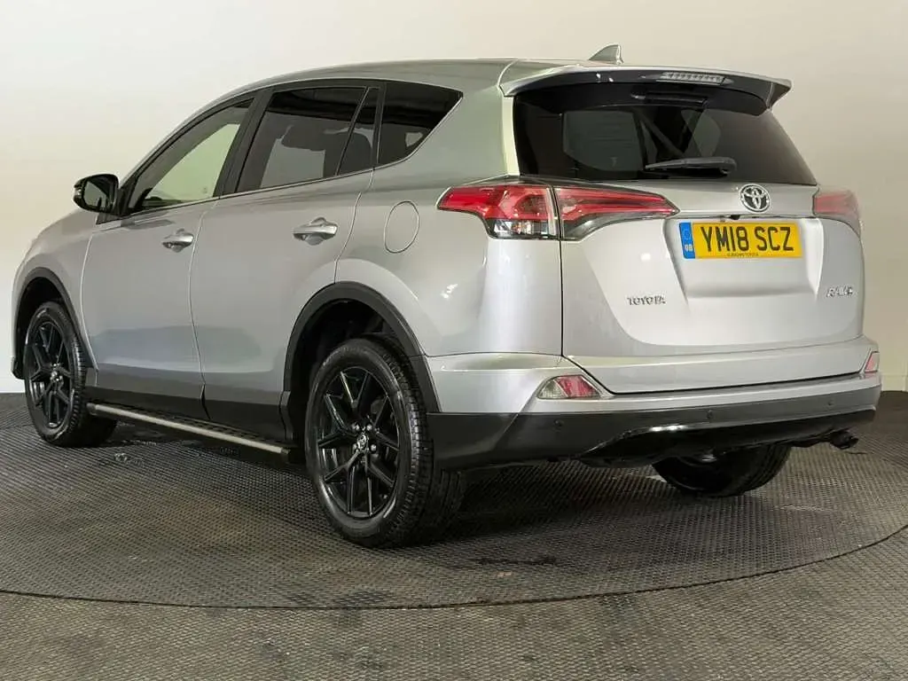 Used Toyota RAV4 2018 Silver SUV