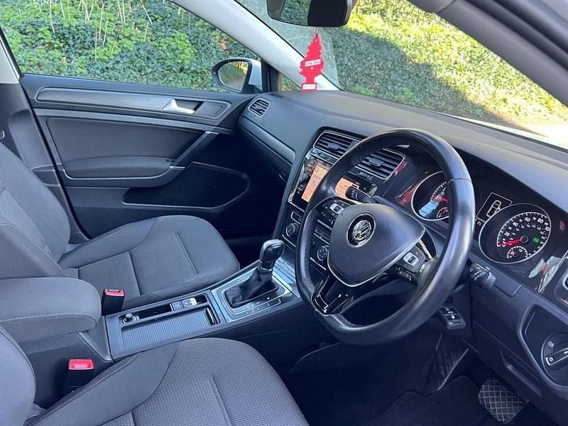 Used VW Golf VII SE 110 HP (80 kW) 2017 White Hatchback