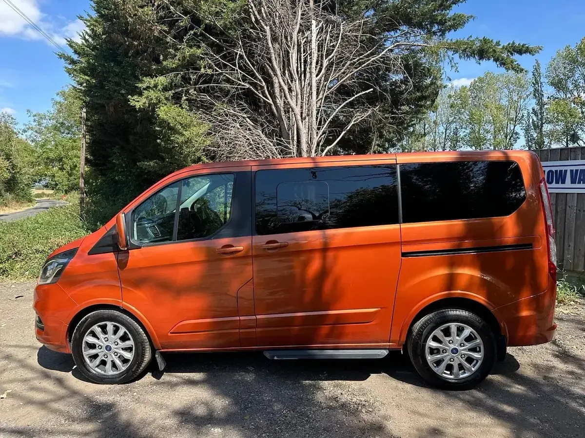 Used Ford Tourneo Custom Titanium 130 HP (95 kW) 2019 Orange Van