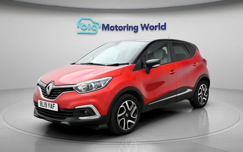 Used Renault Captur Iconic 90 HP (66 kW) 2019 Red/black SUV