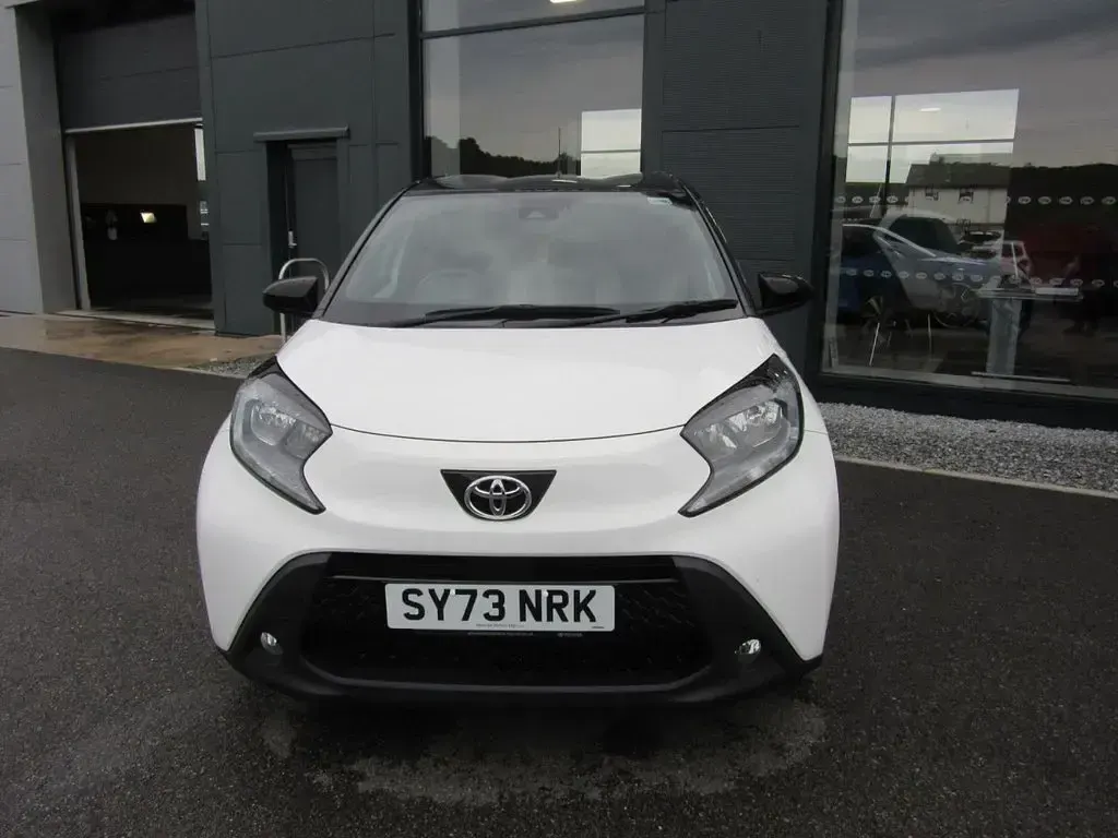 Used Toyota Aygo X 72 HP (52 kW) 2023 White SUV