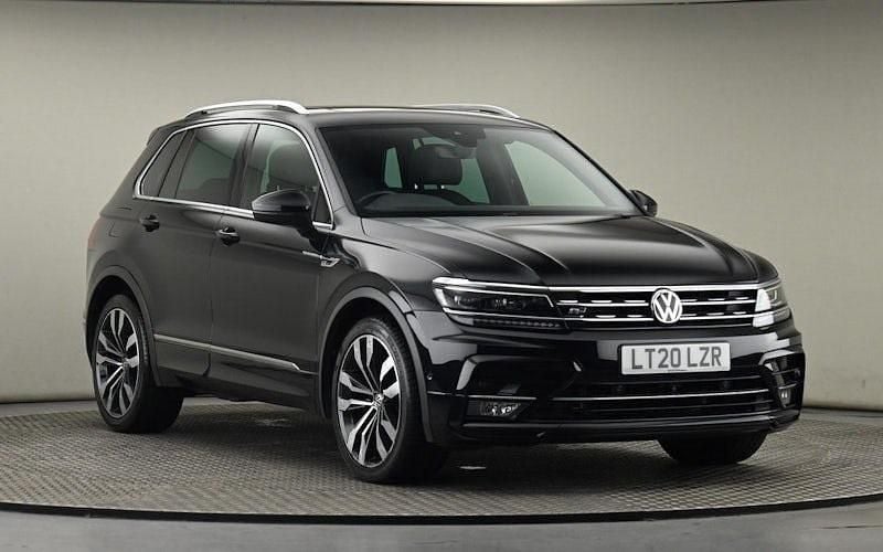 Deep black pearlescent Used 2020 VW Tiguan R-line SUV | £23,200 (Fair price) - Image 1/4