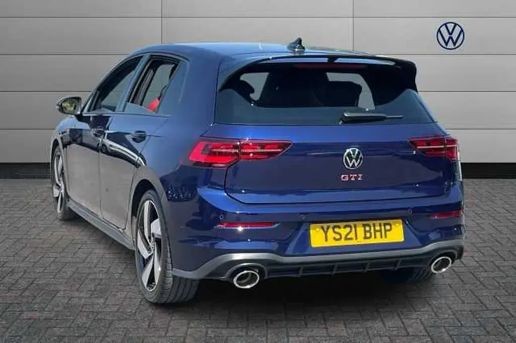 Used VW Golf VII GTI Clubsport 300 HP (220 kW) 2021 Blue Hatchback