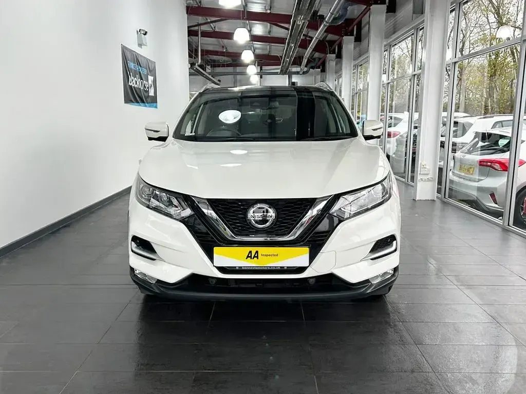 Used Nissan Qashqai N-Connecta 140 HP (102 kW) 2019 White SUV