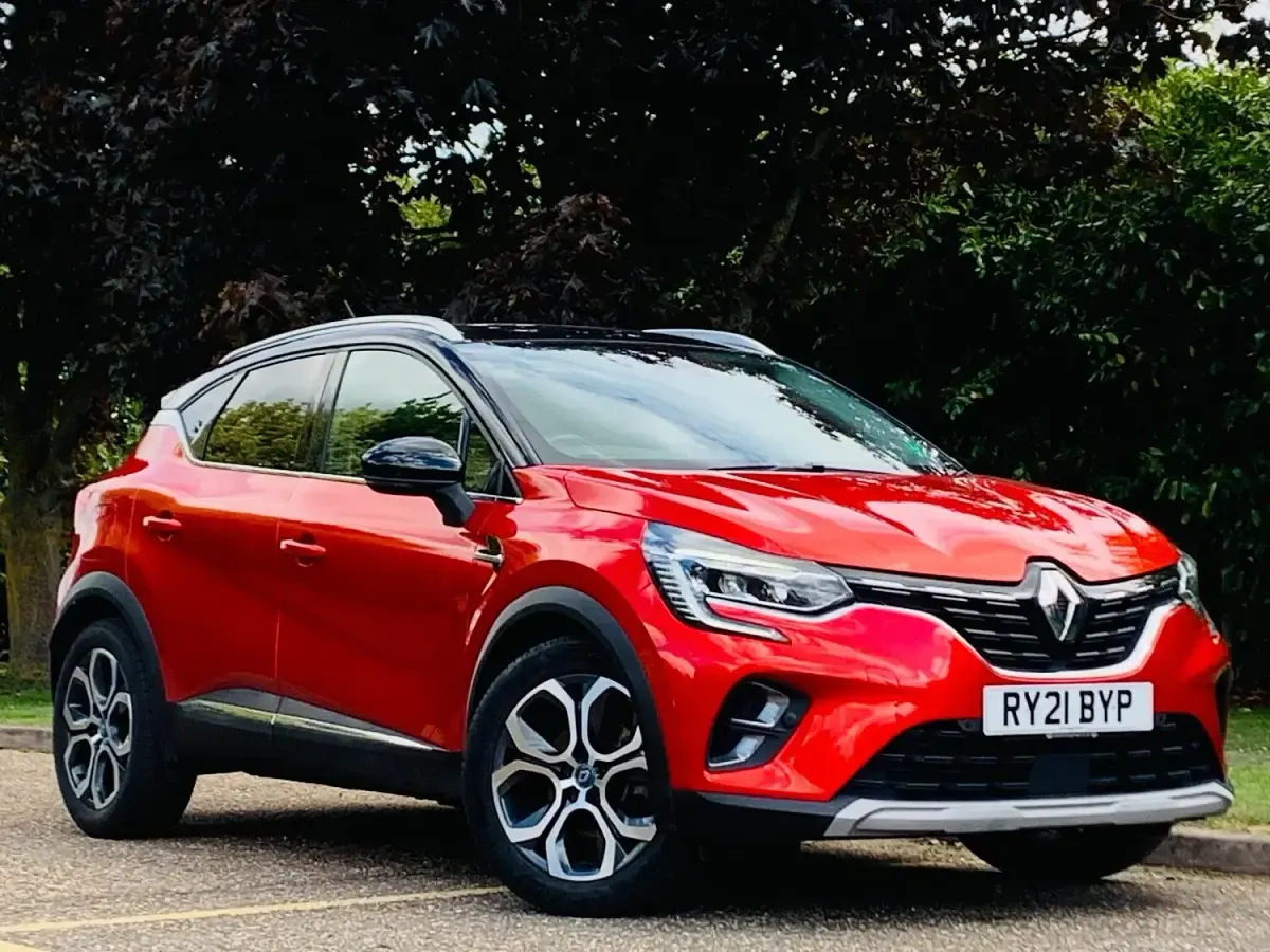 Used Renault Captur Version S 143 HP (105 kW) 2021 Red/black SUV