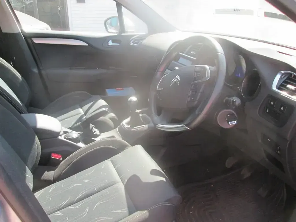 Used Citroën C4 VTR Sport 120 HP (88 kW) 2012 Silver Hatchback