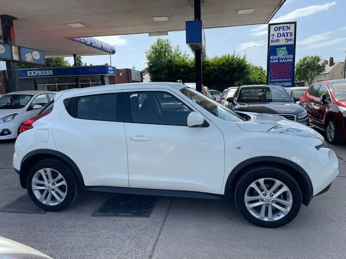 Used Nissan Juke Acenta 110 HP (80 kW) 2013 White SUV