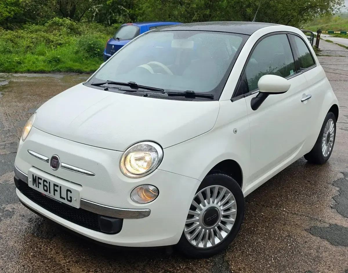 Used Fiat 500 Lounge 2011 White Hatchback