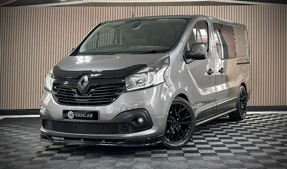 Used Renault Trafic 2017 Grey MPV