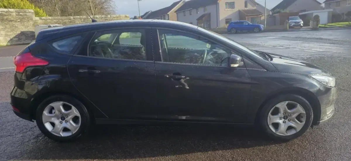 Used Ford Focus Style 120 HP (88 kW) 2015 Black Hatchback