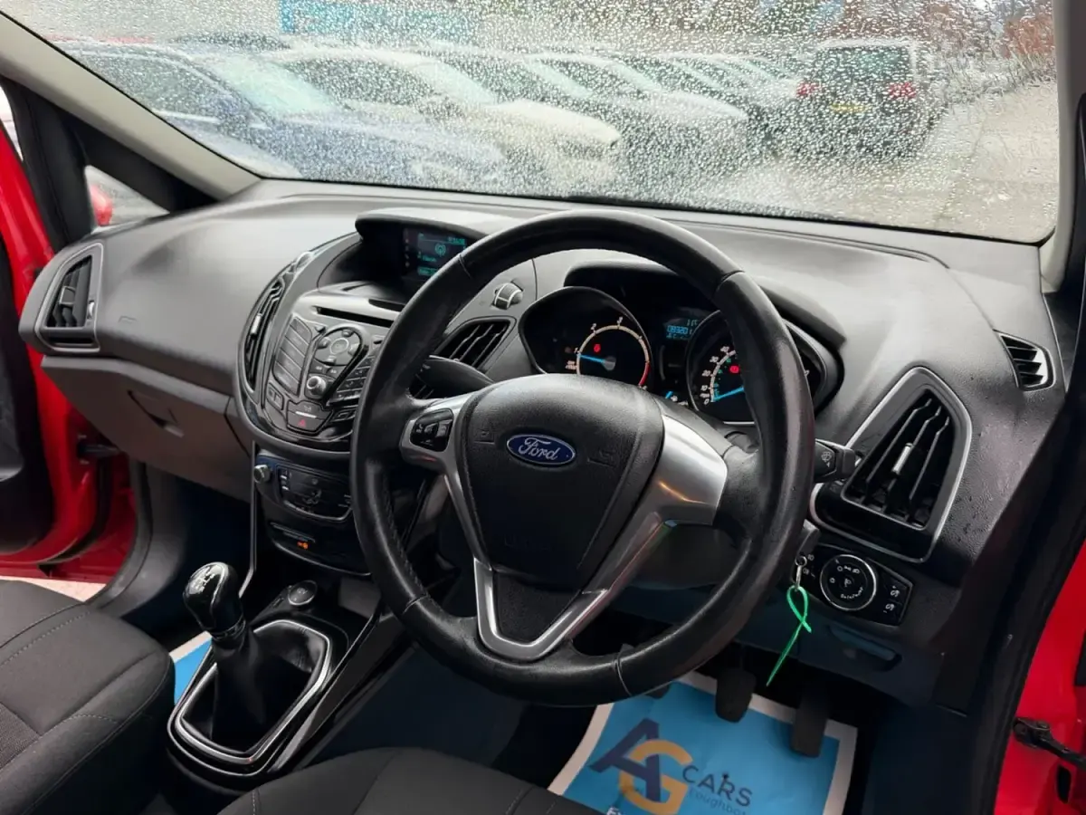 Używany Ford B-MAX Zetec 2015 Czerwony Minivan