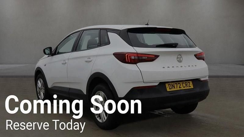 Used Vauxhall Grandland X S 130 HP (95 kW) 2022 White SUV