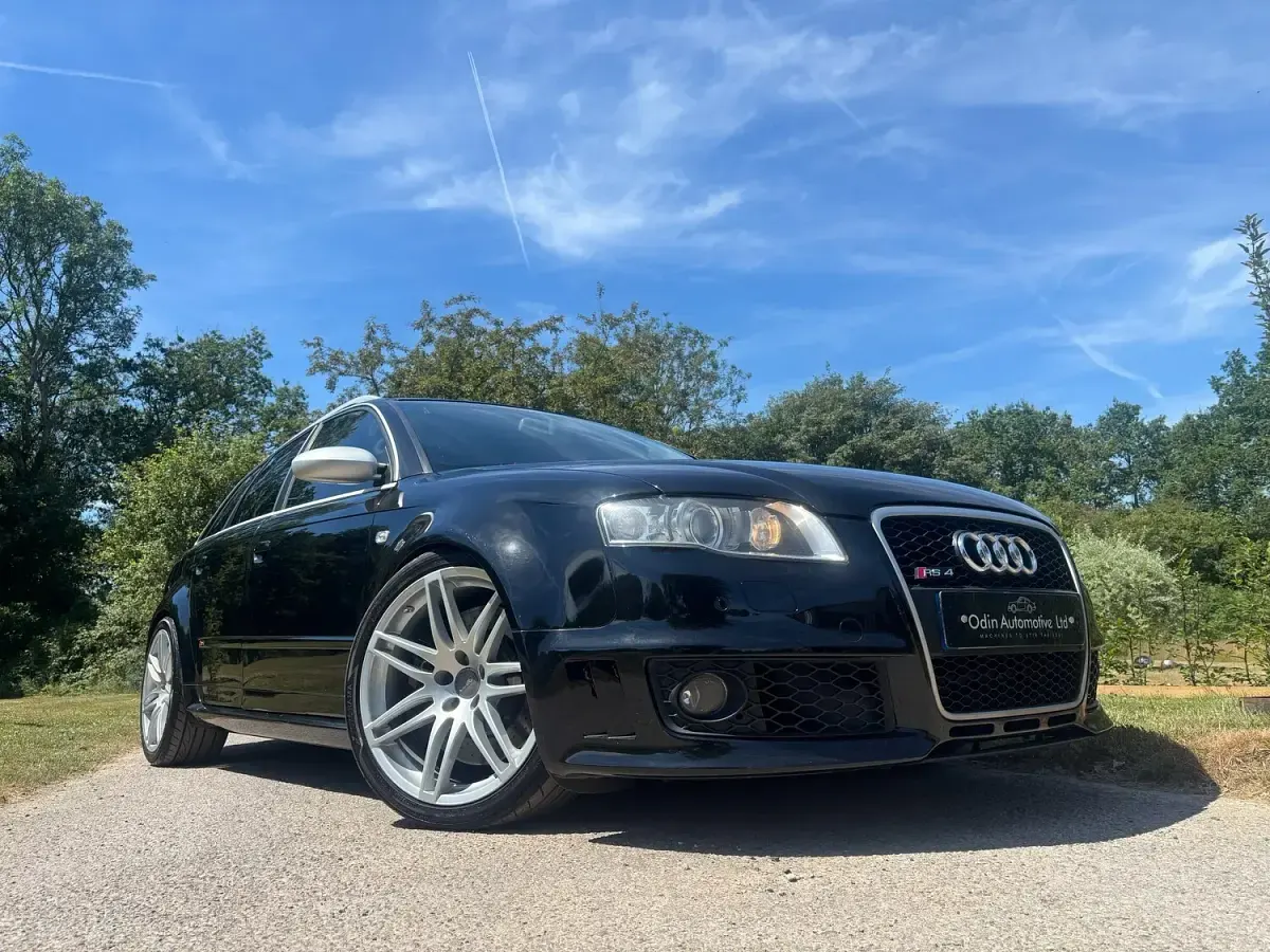 Used Audi RS4 Comfort 420 HP (308 kW) 2007 Black Estate