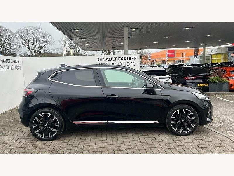 Used Renault Clio V Techno 143 HP (105 kW) 2024 Black Hatchback