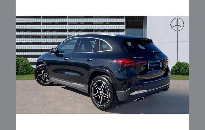 Used Mercedes GLA200 Executive 161 HP (118 kW) 2025 Black SUV