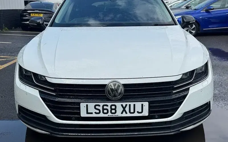 Used VW Arteon Elegance 150 HP (110 kW) 2018 Hatchback