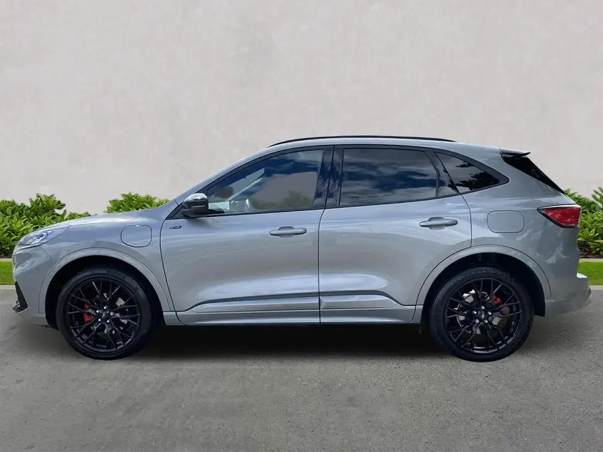Used Ford Kuga 225 HP (165 kW) 2023 Silver SUV